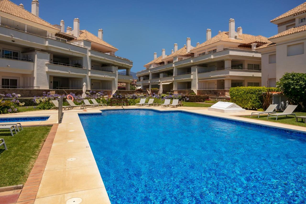 Appt 401-3-Bed-Heaven Beach-Paseo-All Year Heated Pool-Free Bikes Estepona Exterior photo