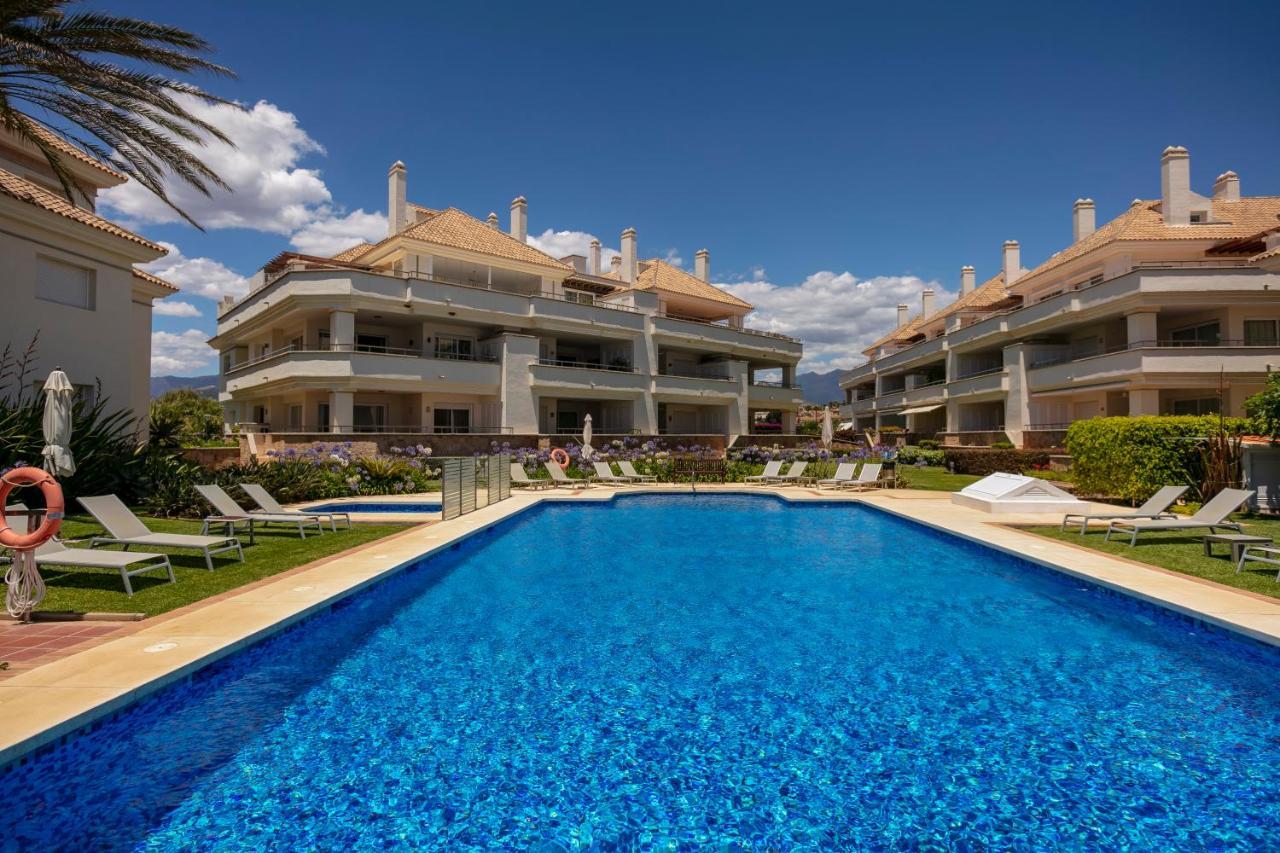 Appt 401-3-Bed-Heaven Beach-Paseo-All Year Heated Pool-Free Bikes Estepona Exterior photo