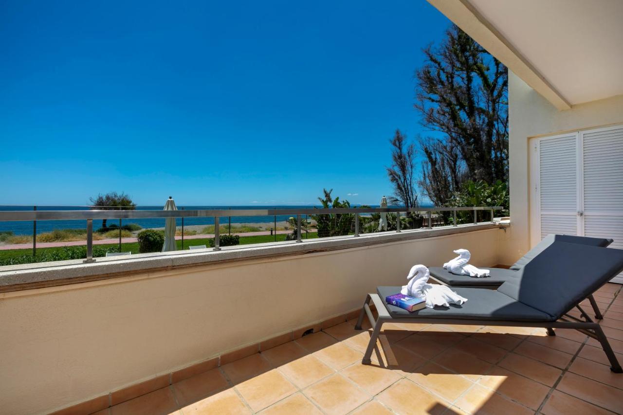 Appt 401-3-Bed-Heaven Beach-Paseo-All Year Heated Pool-Free Bikes Estepona Exterior photo