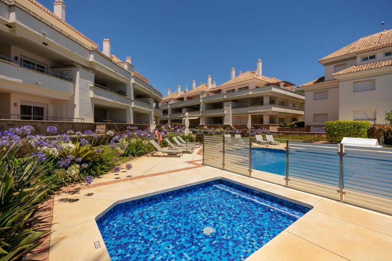 Appt 401-3-Bed-Heaven Beach-Paseo-All Year Heated Pool-Free Bikes Estepona Exterior photo