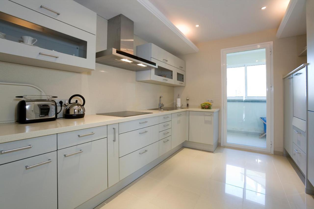 Appt 401-3-Bed-Heaven Beach-Paseo-All Year Heated Pool-Free Bikes Estepona Exterior photo