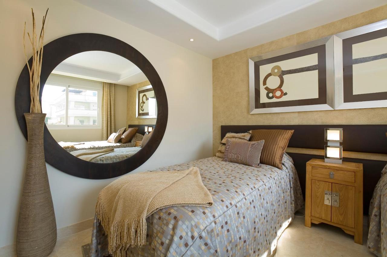 Appt 401-3-Bed-Heaven Beach-Paseo-All Year Heated Pool-Free Bikes Estepona Exterior photo