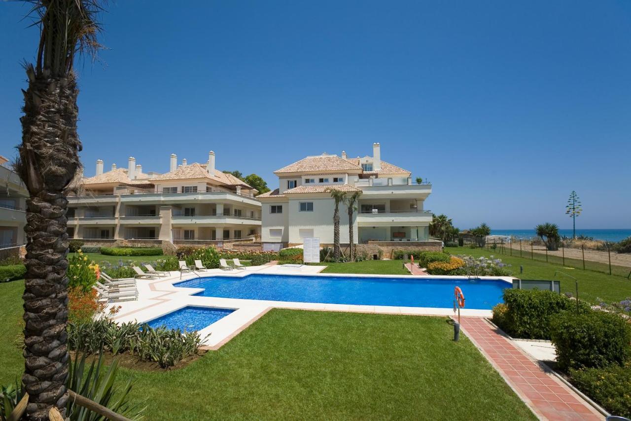 Appt 401-3-Bed-Heaven Beach-Paseo-All Year Heated Pool-Free Bikes Estepona Exterior photo